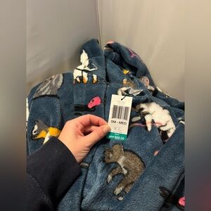 VERA BRADLEY WOMEN’S FLEECE ROBE CATS MEOW PATTERN BLUE WITH BELT SIZE S/M